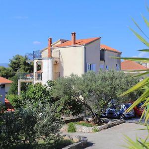 Apartments With A Parking Space Okrug Gornji, Ciovo - 19762 Trogir Exterior photo