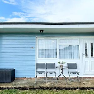 119 Hemsby Holiday Chalet, Convenient For Sandy Beach Exterior photo