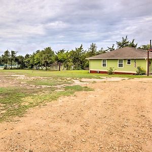 The Gathering Place Brenham Home On 6 Acres Exterior photo