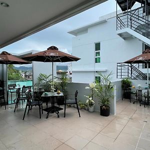 J Spazio Apartelle And Cafe Baranghauon Exterior photo