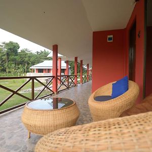 Villa De Hollong Madari Hat Exterior photo