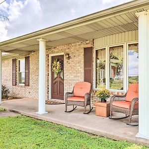 Charming Williamstown Retreat With Private Yard Villa Exterior photo