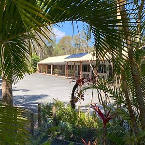 Tin Can Bay Motel Exterior photo