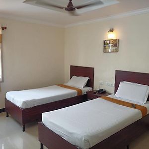 Sky Park Hotels Tiruppur Exterior photo