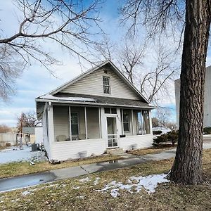Cozy Cottage In The Heart Of The Big City- Dog Friendly Billings Exterior photo