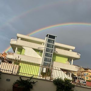 Le Sirene Casa Vacanza Torvaianica Exterior photo