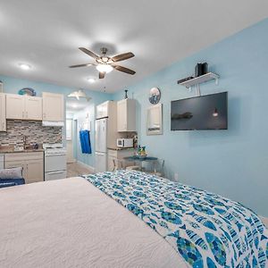 Picturesque Waterfront Studio Apartment Clearwater Beach Exterior photo