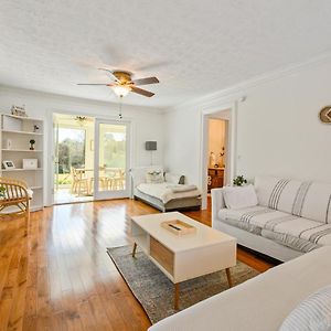 2 Story Home With Sunroom & Cozy Deck Close To Ksu Kennesaw Exterior photo