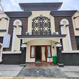 Adiputra Guesthouse 2 Ngabean Exterior photo