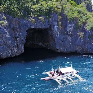 The Shark'S Tail Dive Center Hotel Daanbantayan Exterior photo