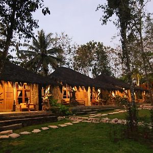 Rajaklana Resort And Spa Bantul Exterior photo