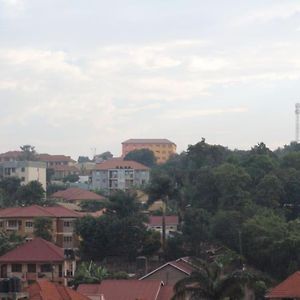 The Peaceful Place Wifi & Washing Machine Kampala Exterior photo
