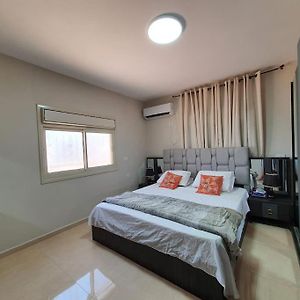 Newly Built 3 Bedroom Condo In Jericho City Center Exterior photo