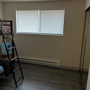 *Newly Renovated* Cozy 2 Bdrm Entire Apt Apartment Tacoma Exterior photo