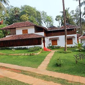 Kalappura Farm House Heritage Ottappalam Exterior photo