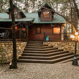 Leaping Lizard Lodge 4 Bdrm 3 And A Half Bth, Hot Tub, Fireplaces, Swing Set, Gameroom Broken Bow Exterior photo