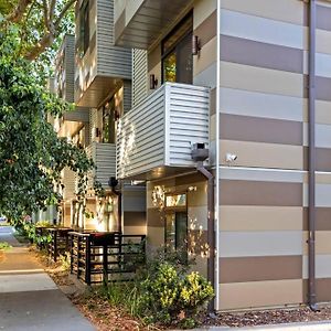 Luxurious Brownstone Retreat - Walk To Dt/Golden1 Villa Sacramento Exterior photo