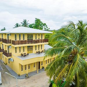 Lhohi Inn Boutique Hotel Manadhoo Exterior photo