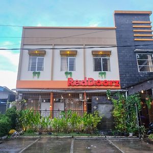 Reddoorz Near Jalan Wolter Monginsidi Manado Hotel Exterior photo