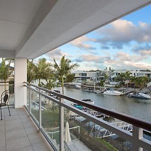 Luxury Waterfront House Close To Theme Parks And Shops Gold Coast Exterior photo