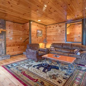 Standing Bear Lodge, 5 Bedrooms, Sleeps 18, Pool Table, Air Hockey, Hot Tub Gatlinburg Exterior photo