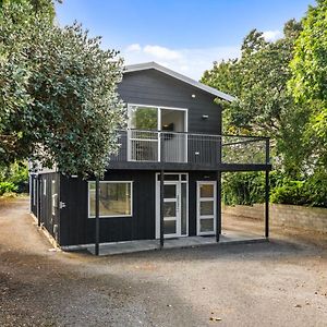 Bold Beauty - Paraparaumu Upstairs Holiday Unit Exterior photo