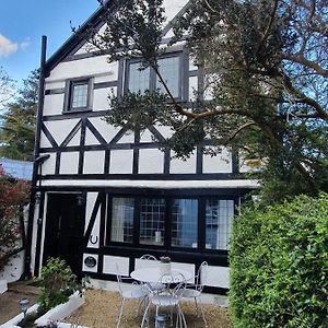 Bournemouth Secluded Cottage 10Mins Walk To Beach Exterior photo