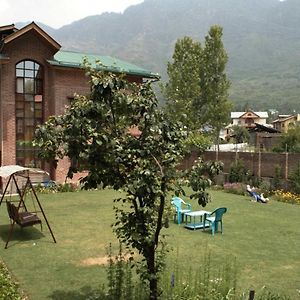 Sheesha Residency Hotel Srinagar  Exterior photo