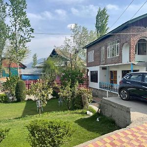 Elizabeth Paying Guest House , Tangmarg Exterior photo
