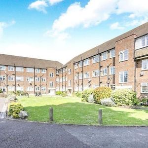2 Bed Flat Near Station With Parking&Comgarden Apartment Sutton  Exterior photo
