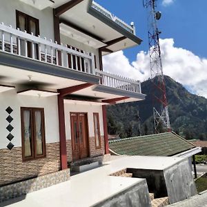 Bromo Seruni Astungkara Homestay Probolinggo Exterior photo