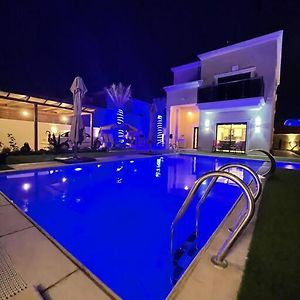 Ali Villa Perfect For Families Vered Yeriho Exterior photo