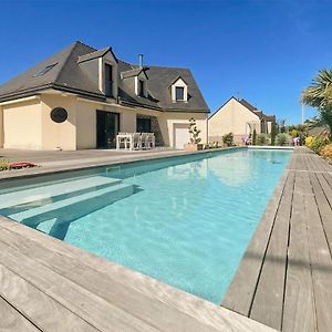 Stunning Home In Montfort-Sur-Meu With Outdoor Swimming Pool, Heated Swimming Pool And Private Swimming Pool Exterior photo