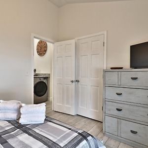Rutland'S Hidden Gem- 2 Bedroom 1Ba Renovated Home Close To Everything Home Exterior photo