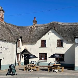 The Malt Scoop Inn Merton  Exterior photo