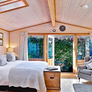 The Lodge - Luxury Lodge With Super King Size Bed, Kitchen & Shower Room Hurstpierpoint Exterior photo