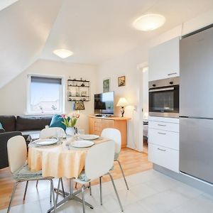 Lovely Top Floor Apart Copenhagen Near Airport, Metro And The Beach Exterior photo