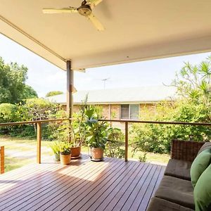 Eagles Nest Two Bed Home Nudgee Beach Brighton Exterior photo