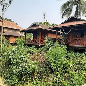 Maylyn Guesthouse Vang Vieng Exterior photo