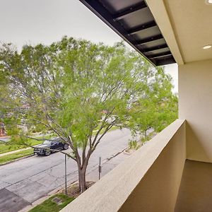 Bright And Modern Fort Worth Apartment By Tcu Campus Exterior photo