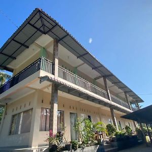Penginapan Malompek Syariah Apartment Padang  Exterior photo