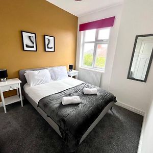 Large 3 Bedroom Flat Newcastle upon Tyne Exterior photo