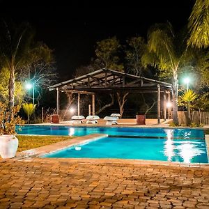 Mela Luxury Game Lodge Pretoria Exterior photo