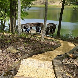 Quiet Cabin On Private Lake With Hot Tub Big Backyard Fire Pit Horseshoes Hammock And More Morganton Exterior photo