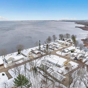 Mader Haven Across From The Lake Home Shawano Exterior photo