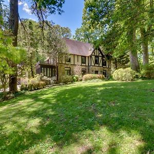 Stunning Clayton Tudor Home - Close To Downtown! Exterior photo