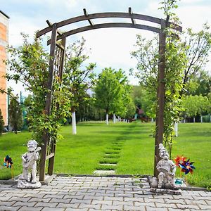 House Garden Hotel Turda Exterior photo