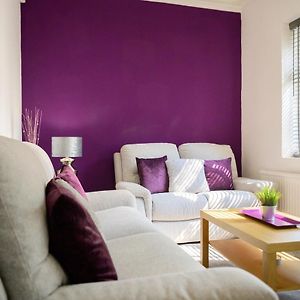 Purple Blossom, Cosy 2 Bed Apartment, Near Didsbury, Free Parking Manchester Exterior photo