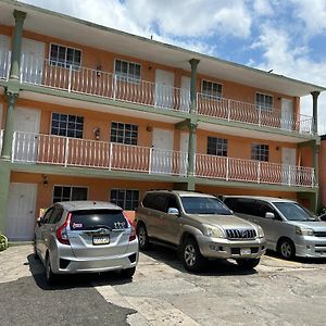 Tropical Manor Inn - Kingston Exterior photo