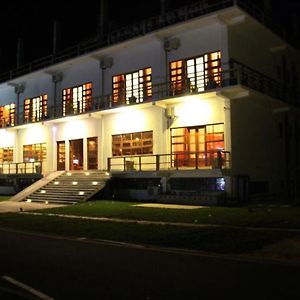 Hotel Rise & Set - Arugambay Arugam Bay Exterior photo